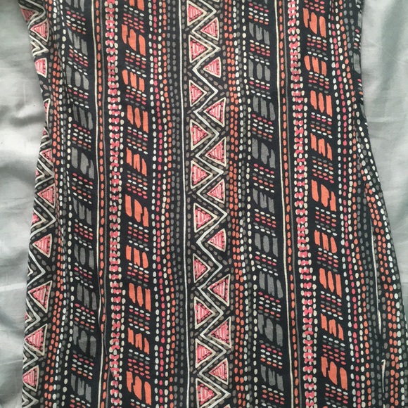 Patterned body con dress - Picture 5 of 7